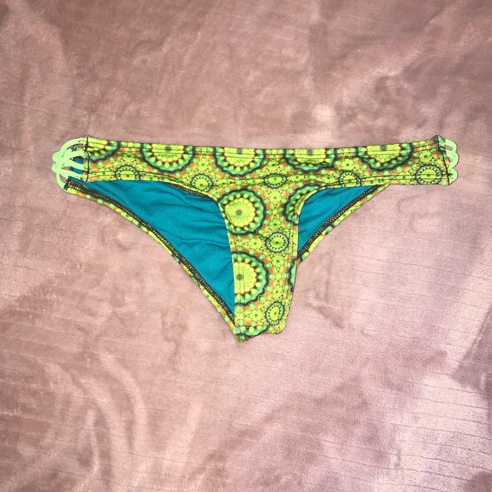 Bikini bottoms